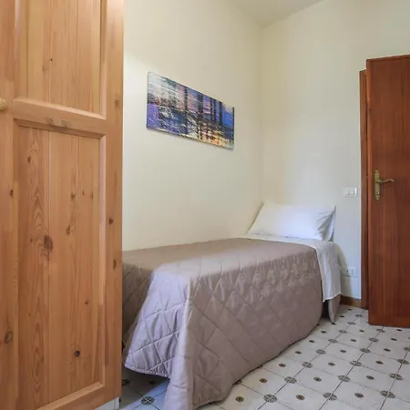 3 Bedroom Stunning In Dei Marmi